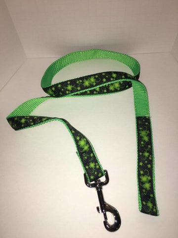 1" Clovers in the Wind Leash - Penny and Hoover's Pig Pen