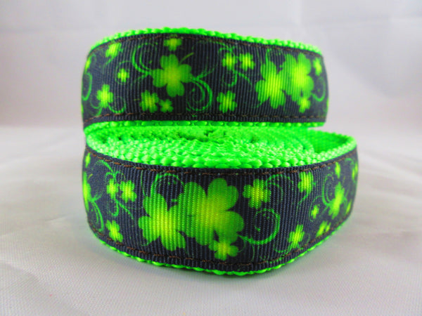 3/4" Clovers in the Wind Dog Collar - Penny and Hoover's Pig Pen